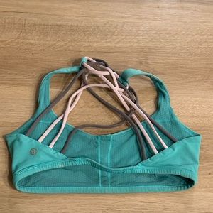 LULULEMON SPORTS BRA
